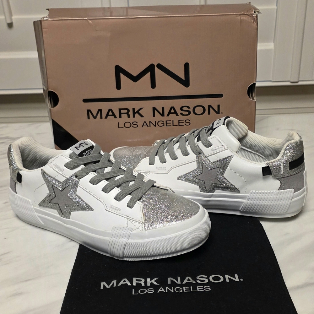 Mark Nason The Method "Lottie" White/Silver Leather No-tie Shoe With Star Size 8
